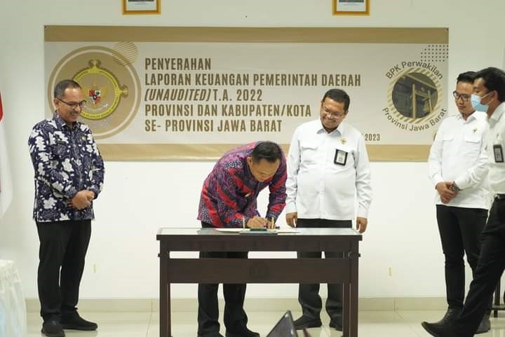 PENYAMPAIAN LAPORAN KEUANGAN PEMERINTAH DAERAH KOTA TASIKMALAYA TAHUN ANGGARAN 2022